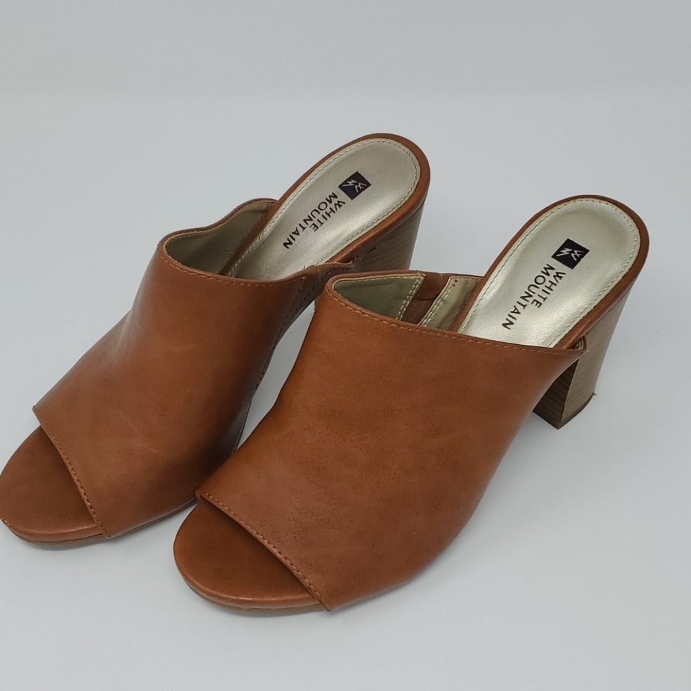 White Mountain Brown Leather-look heels